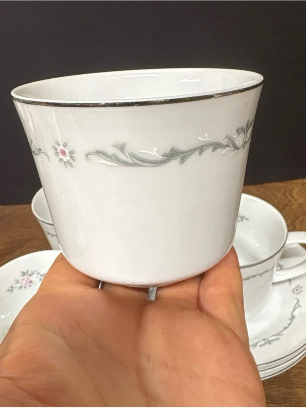 Signature Collection Japan Porcelain Tea Cup and Saucer Set - 4pc